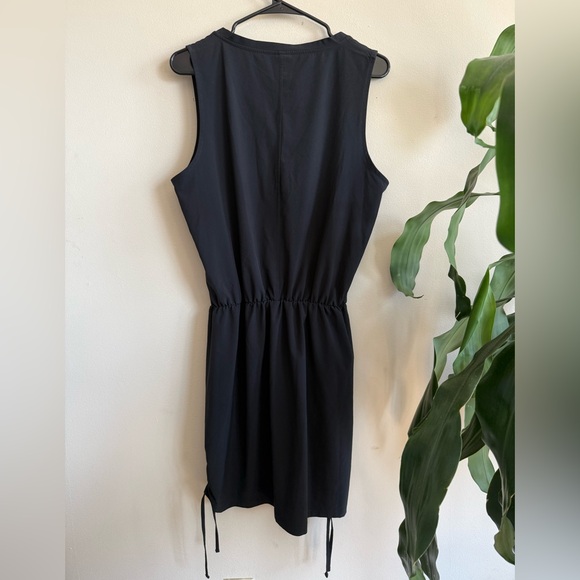 lolë - sleeveless v-neck midi dress - Picture 5 of 6